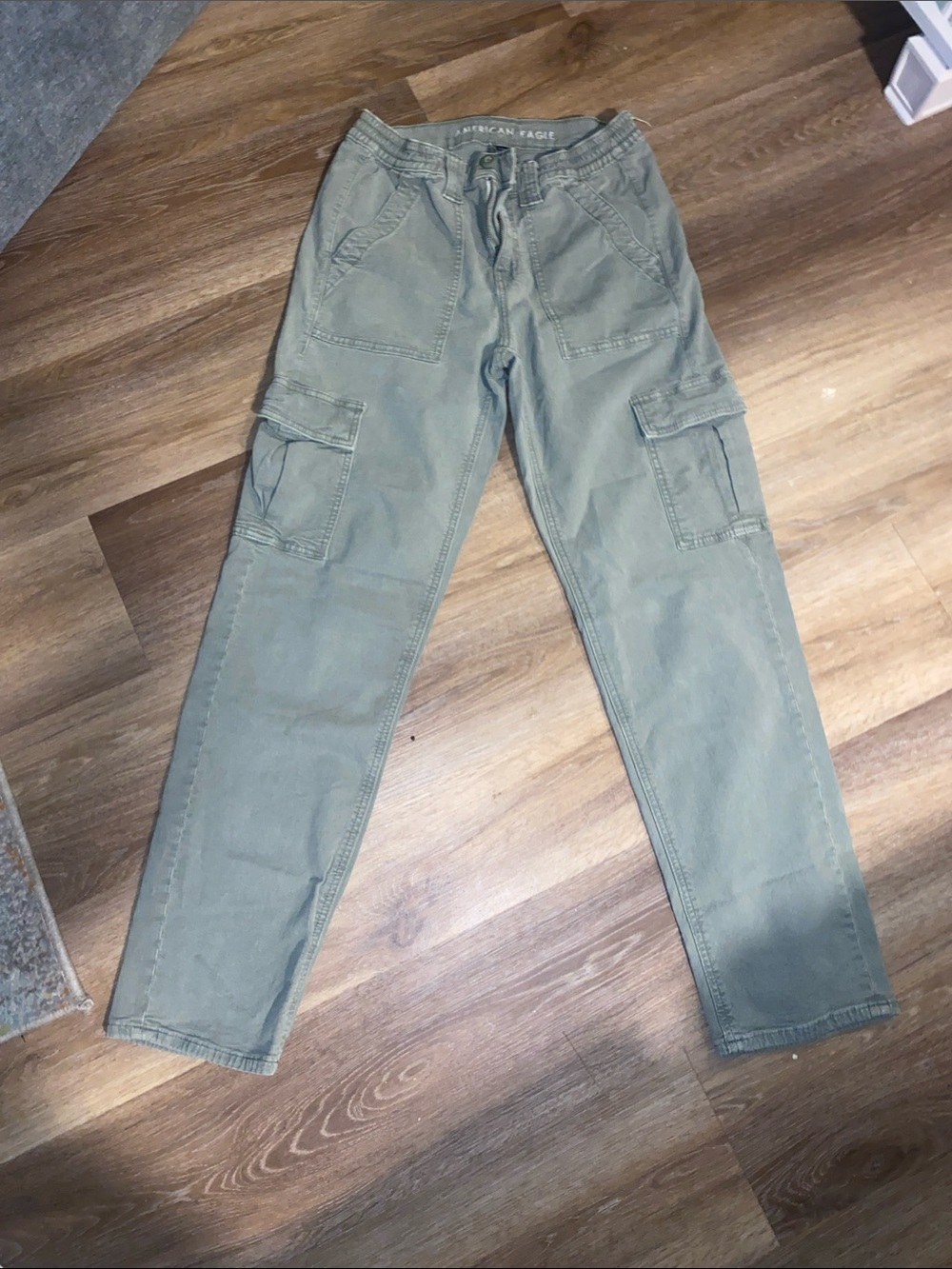 American Eagle Outfitters Men’s Olive Green Cargo Pants